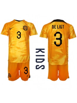Niederlande Matthijs de Ligt #3 Heimtrikotsatz für Kinder WM 2022 Kurzarm (+ Kurze Hosen)
